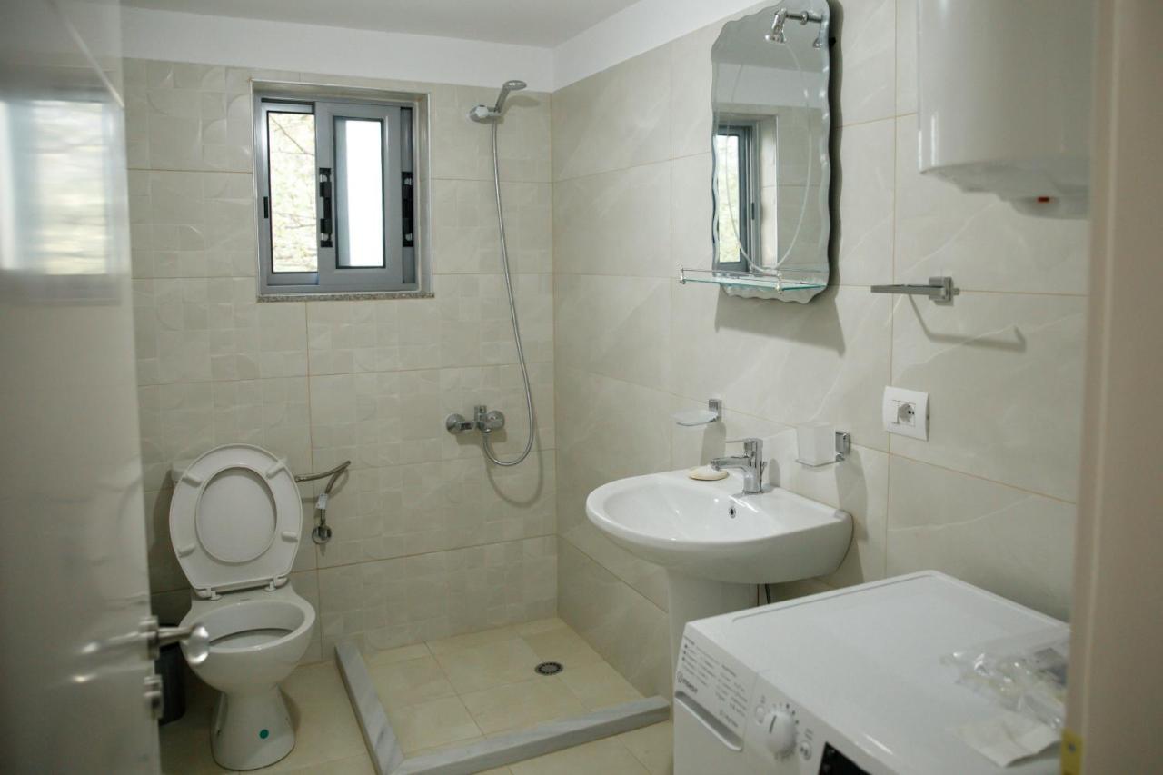 Logli Apartments Gjirokastër Екстериор снимка