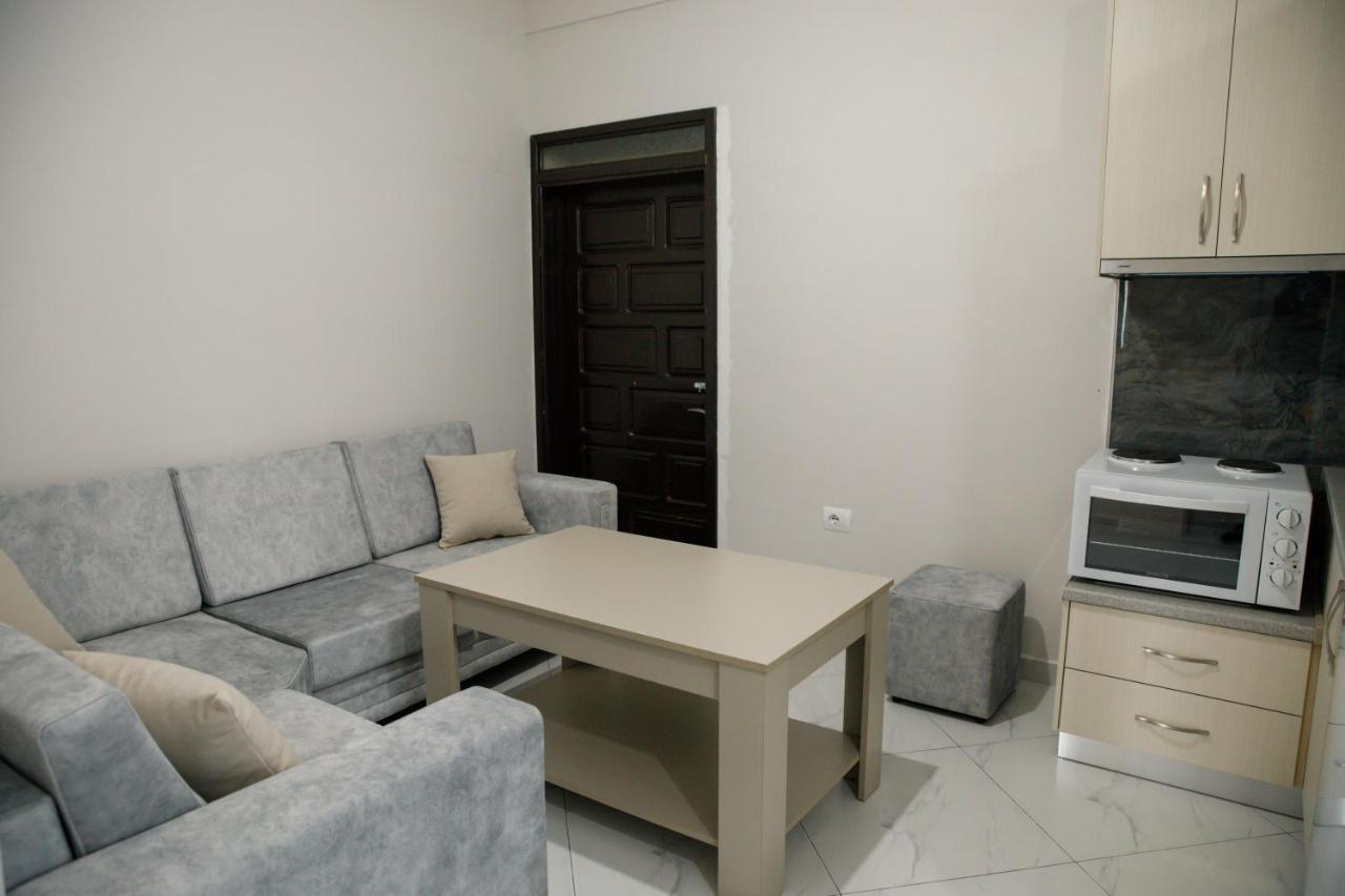 Logli Apartments Gjirokastër Екстериор снимка